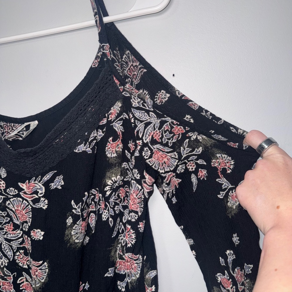 Mudd Women's Black Floral Cold Shoulder Romper Spaghetti Straps Size Large - Picture 3 of 11